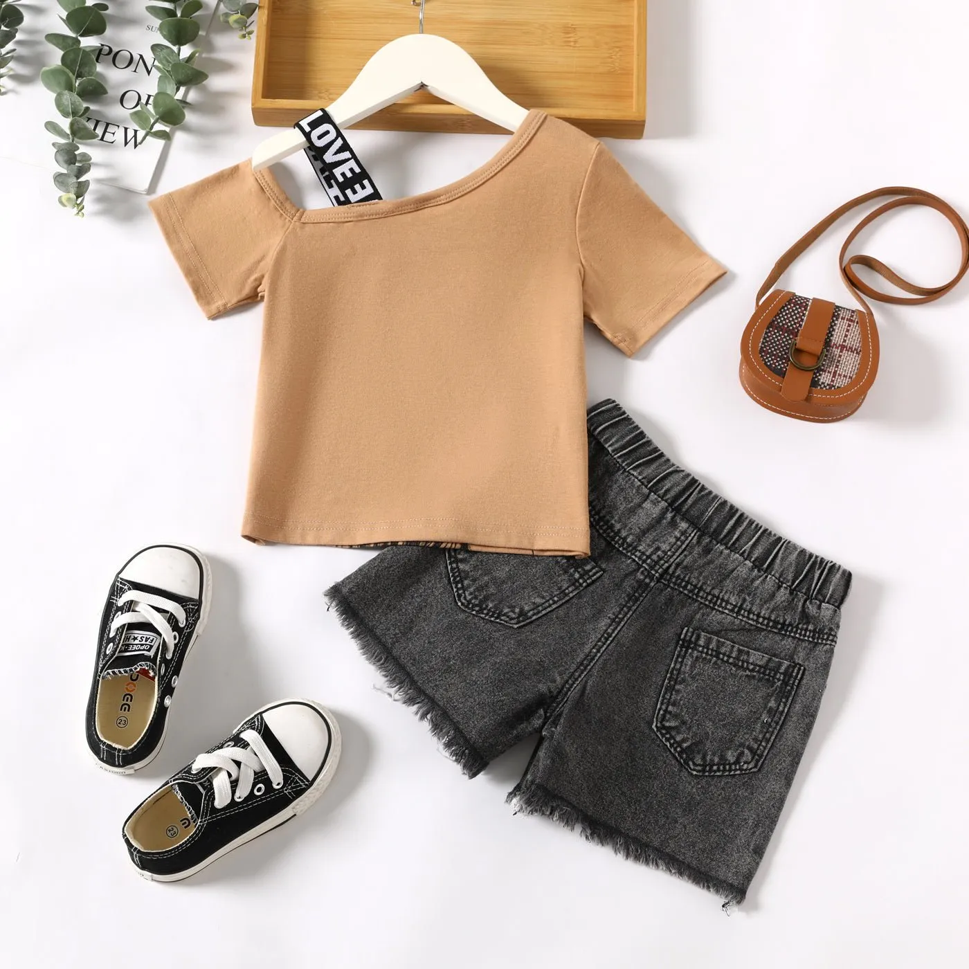 2pcs Toddler Girl Figure Print One-Shoulder Tee and Ripped Denim Shorts Set
