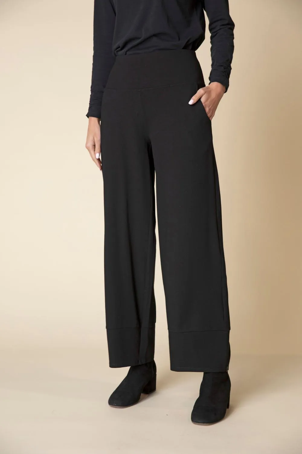 Travel Black Arty Pant